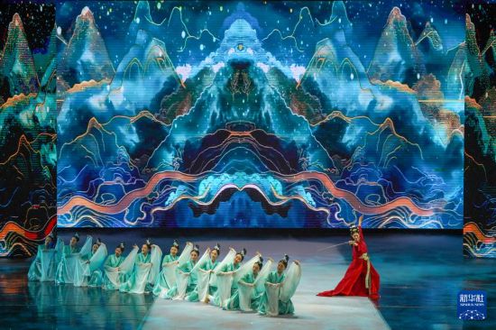 配资网官网入口 非遗邂逅时尚